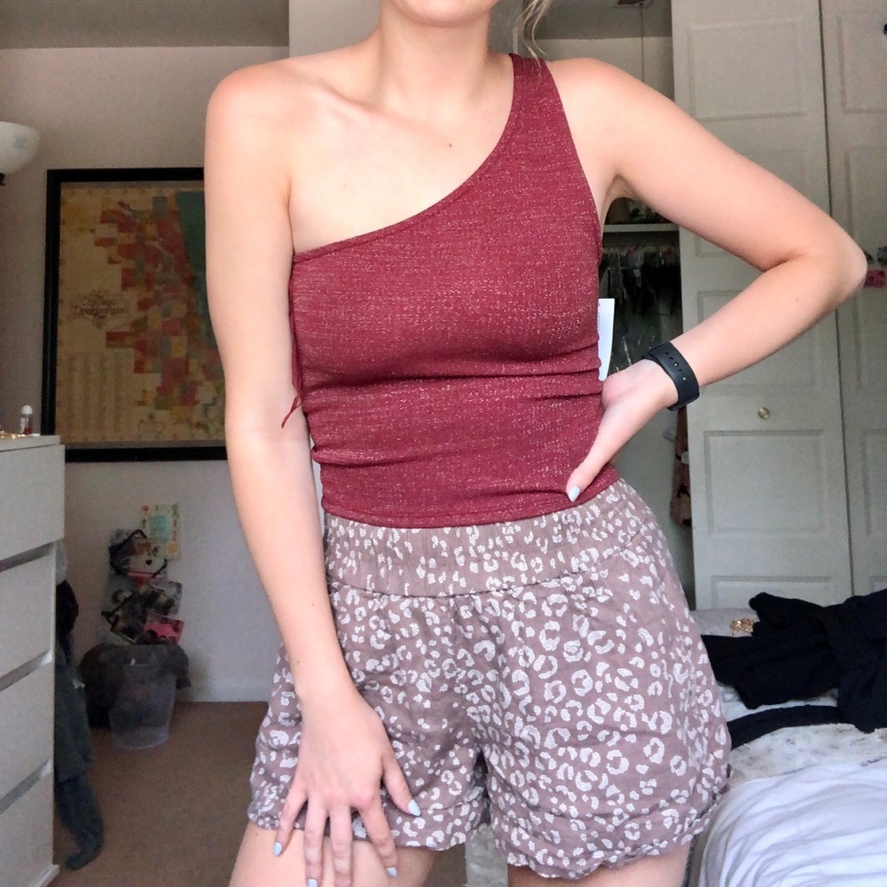 ONE SHOULDER RED SHIMMERY AMERICAN EAGLE CROP TOP